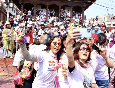  रङको पर्व : हर्सोल्लासका साथ मनाइयो होली 